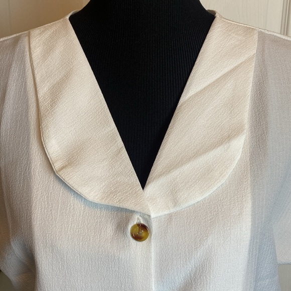 Women’s White V-Neck Blouse NWOT - Picture 2 of 5